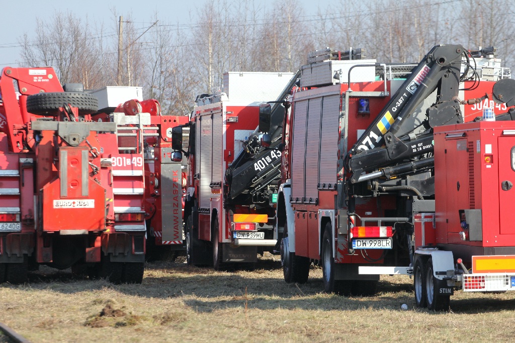 W manewrach strażackich wzięło udział około 200 osób