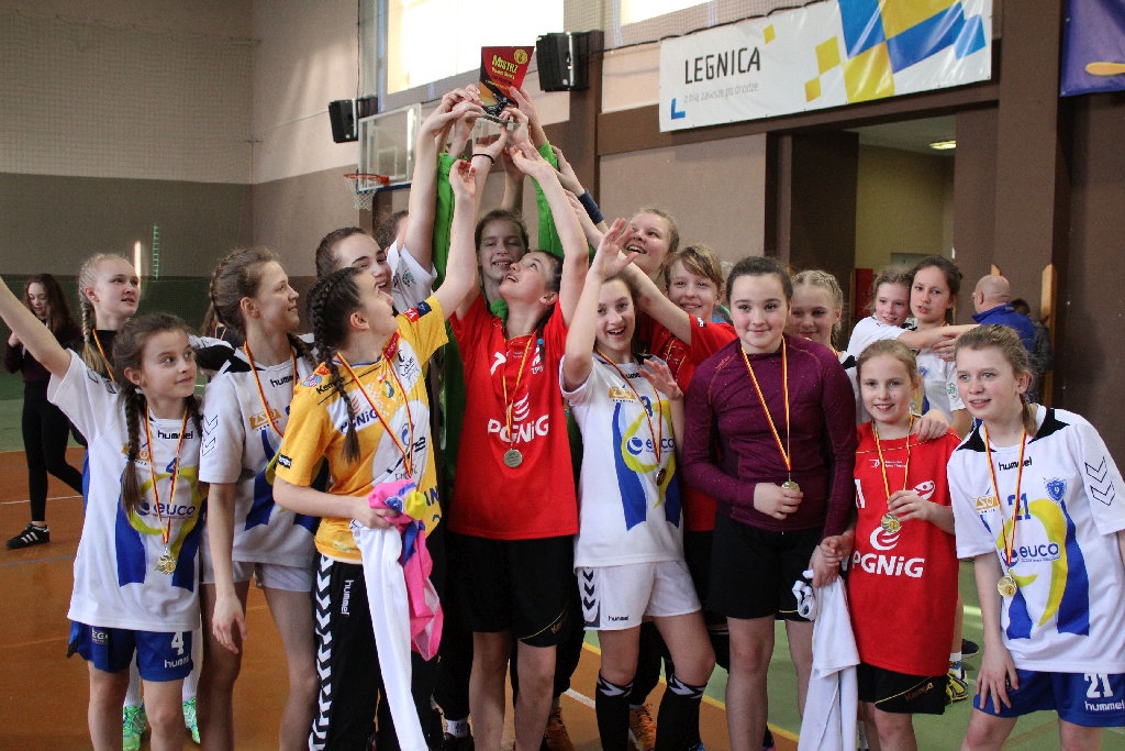 Dziewczynki UKS Dziewiątka Legnica mistrzyniami Dolnego Śląska!