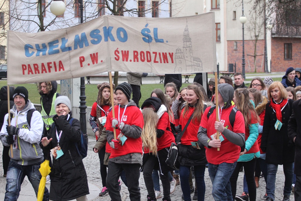 Blisko tysiąć osób przeszło ulicami miasta w Marszu dla życia
