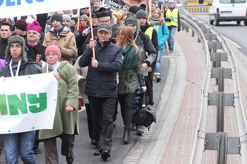 Blisko tysiąć osób przeszło ulicami miasta w Marszu dla życia