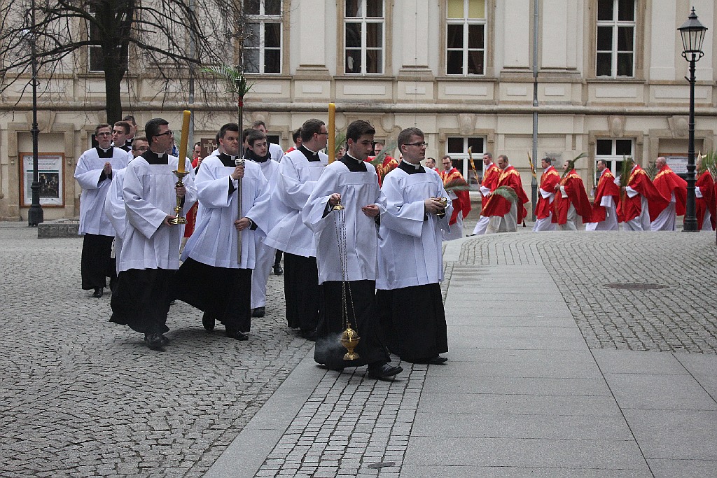 Msza święta w legnickiej Katedrze w Niedzielę Palmową