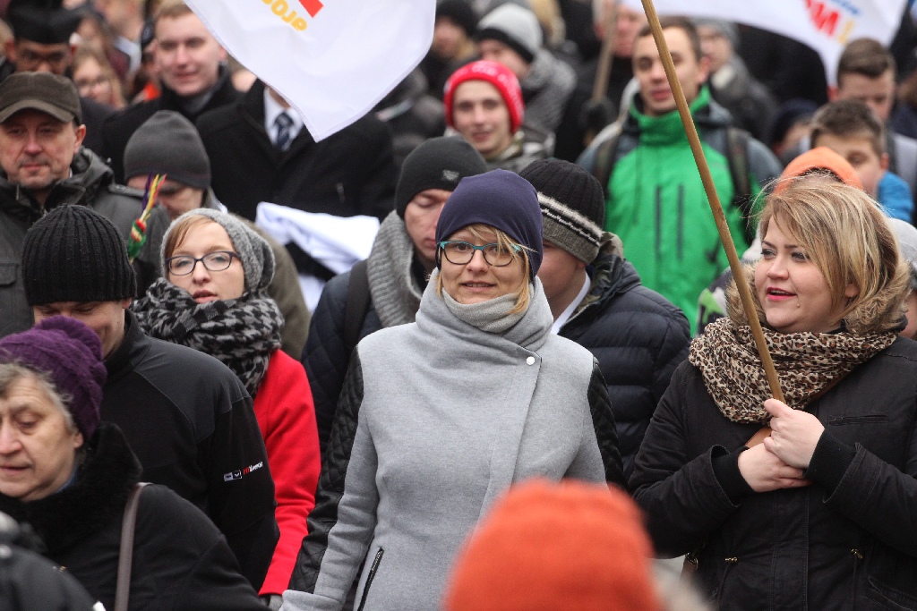Blisko tysiąć osób przeszło ulicami miasta w Marszu dla życia