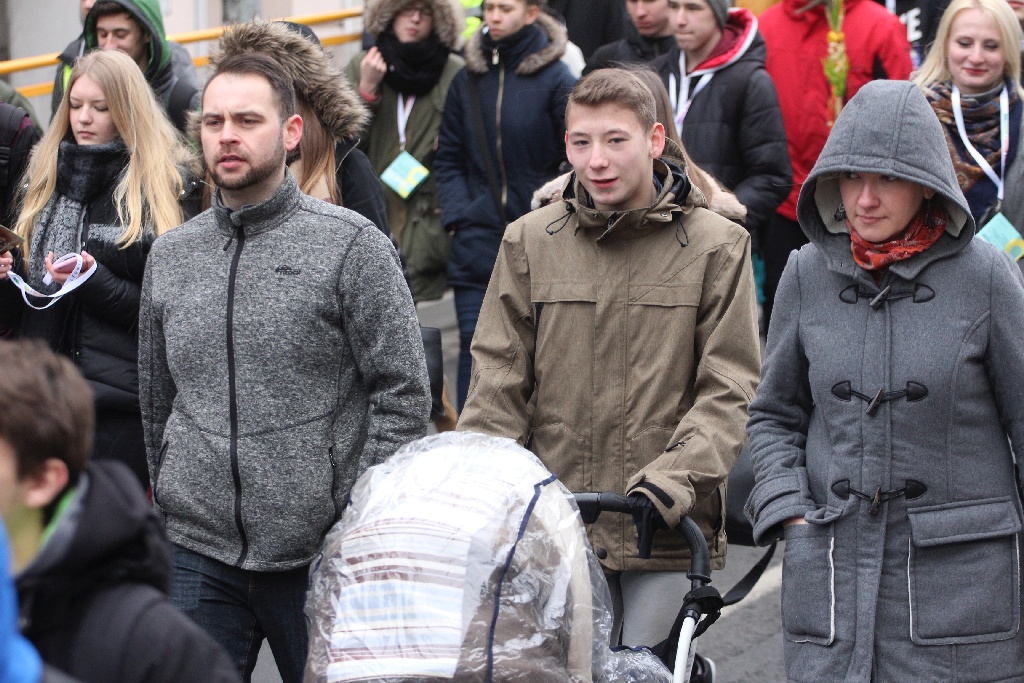 Blisko tysiąć osób przeszło ulicami miasta w Marszu dla życia