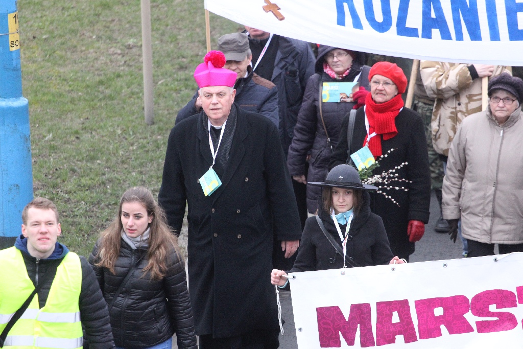 Blisko tysiąć osób przeszło ulicami miasta w Marszu dla życia