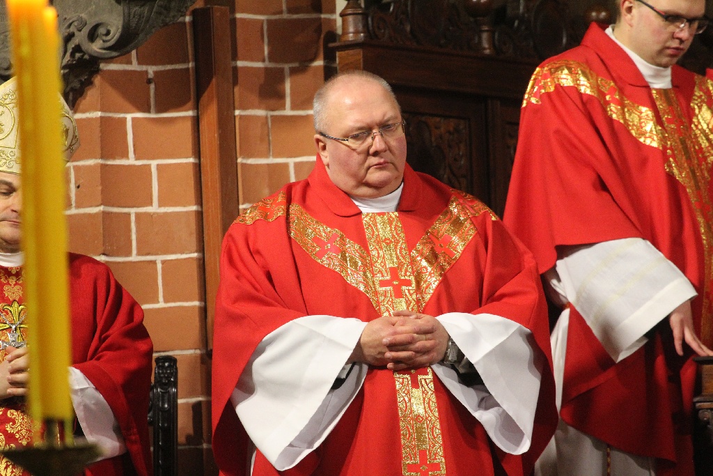 Msza święta w legnickiej Katedrze w Niedzielę Palmową