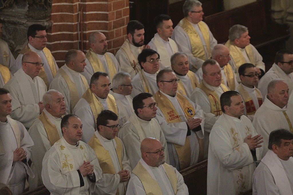 W katedrze ponad 150 księży uczestniczyło we Mszy Krzyżma