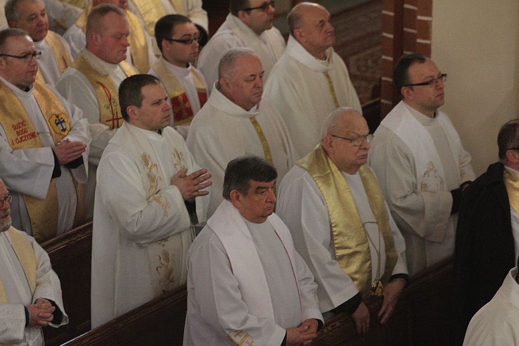 W katedrze ponad 150 księży uczestniczyło we Mszy Krzyżma