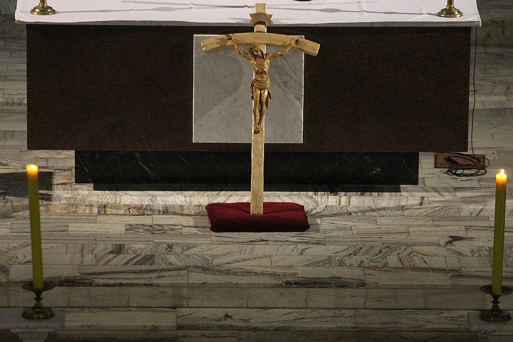 Wielki Piątek. Drugi dzień triduum. Dzień bez mszy świętej
