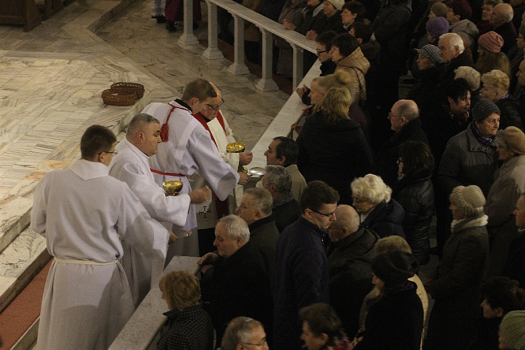 Wielki Piątek. Drugi dzień triduum. Dzień bez mszy świętej
