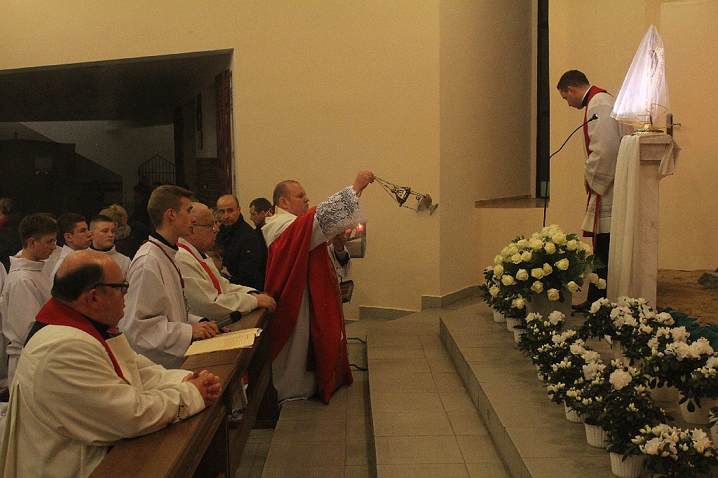 Wielki Piątek. Drugi dzień triduum. Dzień bez mszy świętej
