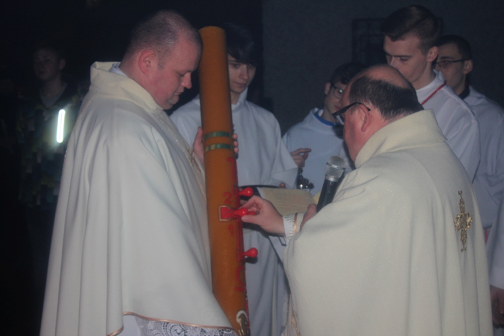 Liturgia Wigilii Paschalnej z procesją rezurekcyjną