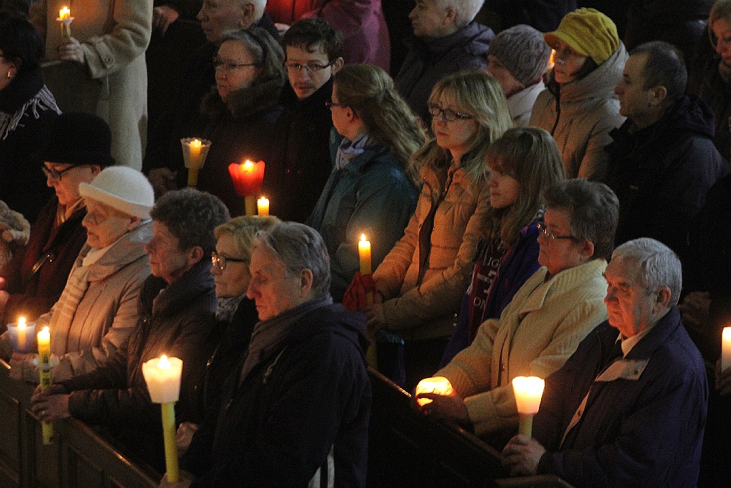 Liturgia Wigilii Paschalnej z procesją rezurekcyjną