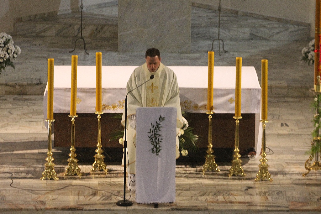 Liturgia Wigilii Paschalnej z procesją rezurekcyjną