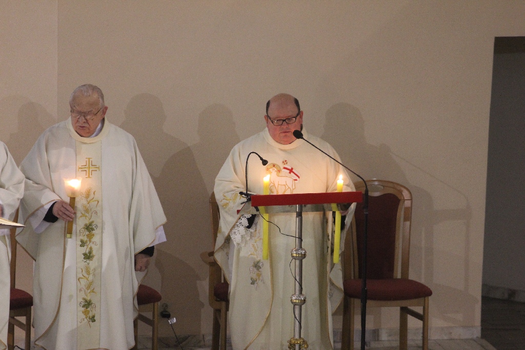 Liturgia Wigilii Paschalnej z procesją rezurekcyjną