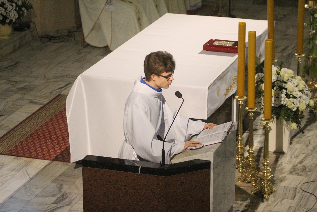 Liturgia Wigilii Paschalnej z procesją rezurekcyjną