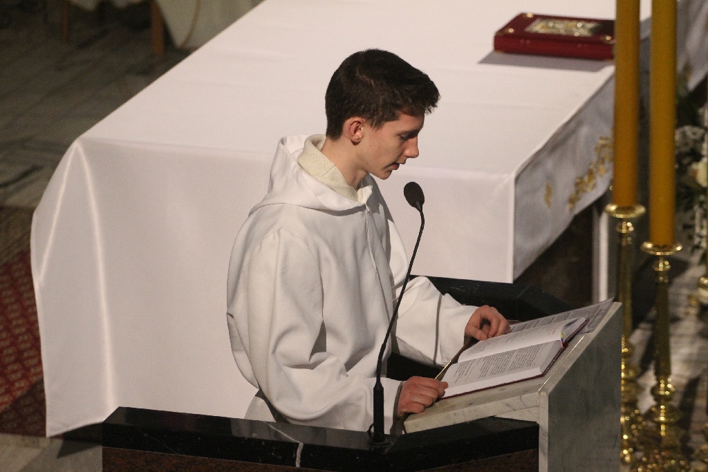 Liturgia Wigilii Paschalnej z procesją rezurekcyjną