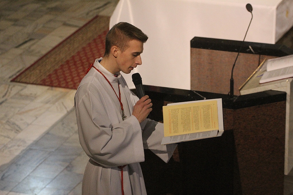 Liturgia Wigilii Paschalnej z procesją rezurekcyjną