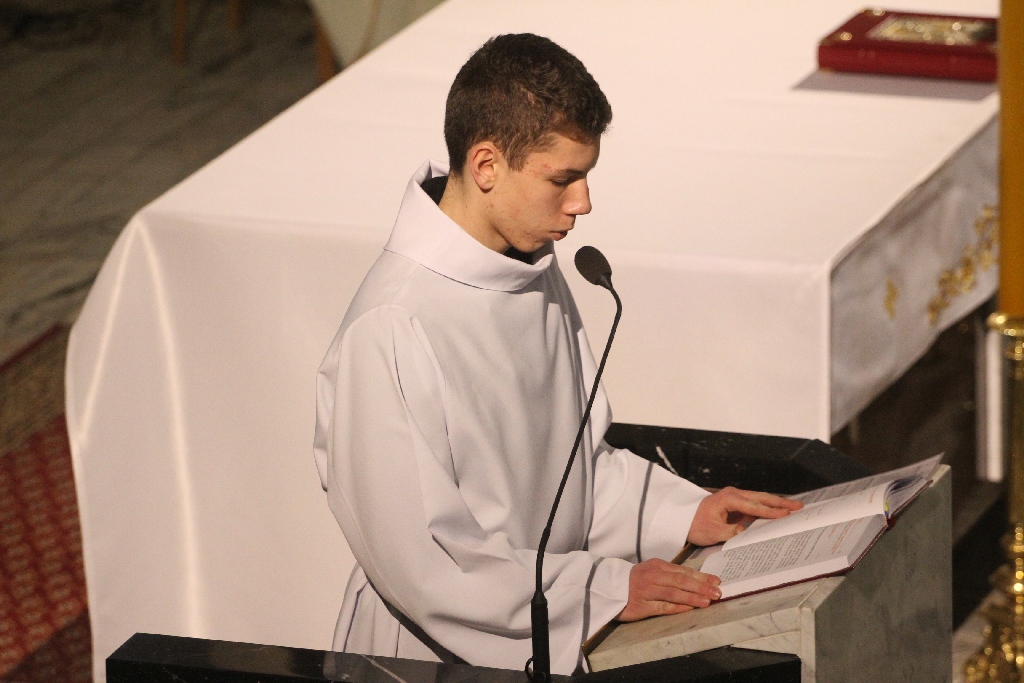 Liturgia Wigilii Paschalnej z procesją rezurekcyjną