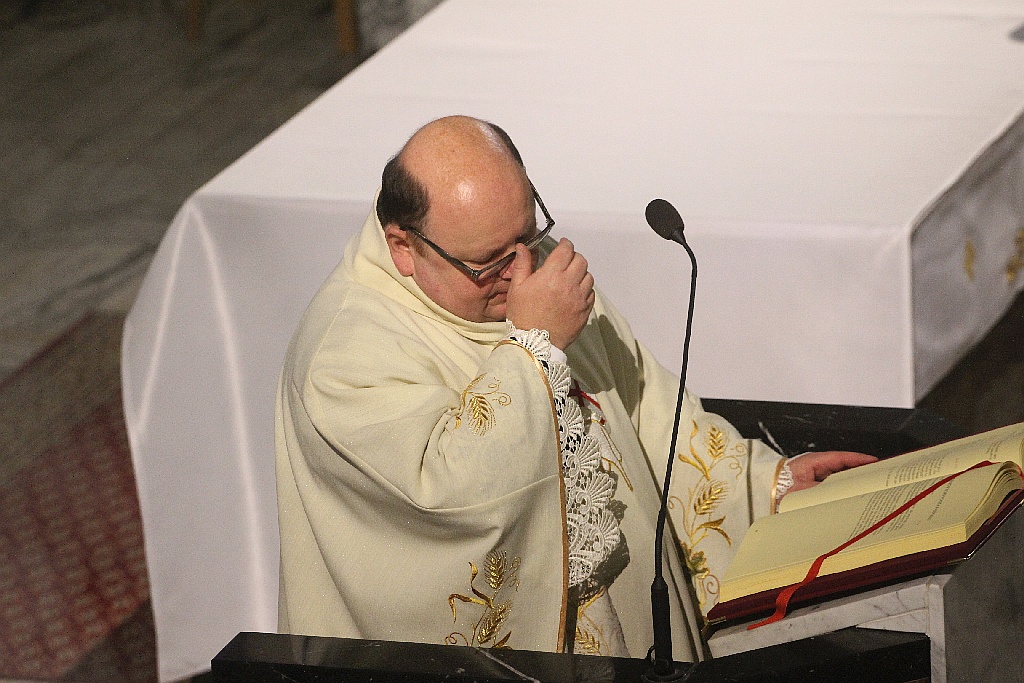 Liturgia Wigilii Paschalnej z procesją rezurekcyjną