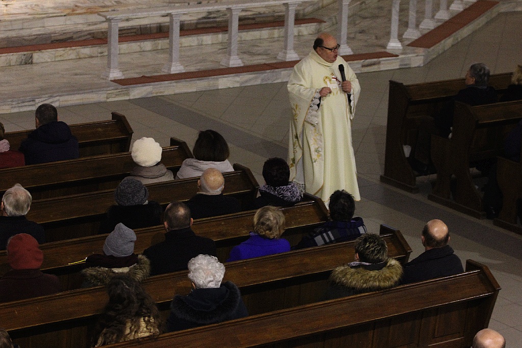 Liturgia Wigilii Paschalnej z procesją rezurekcyjną