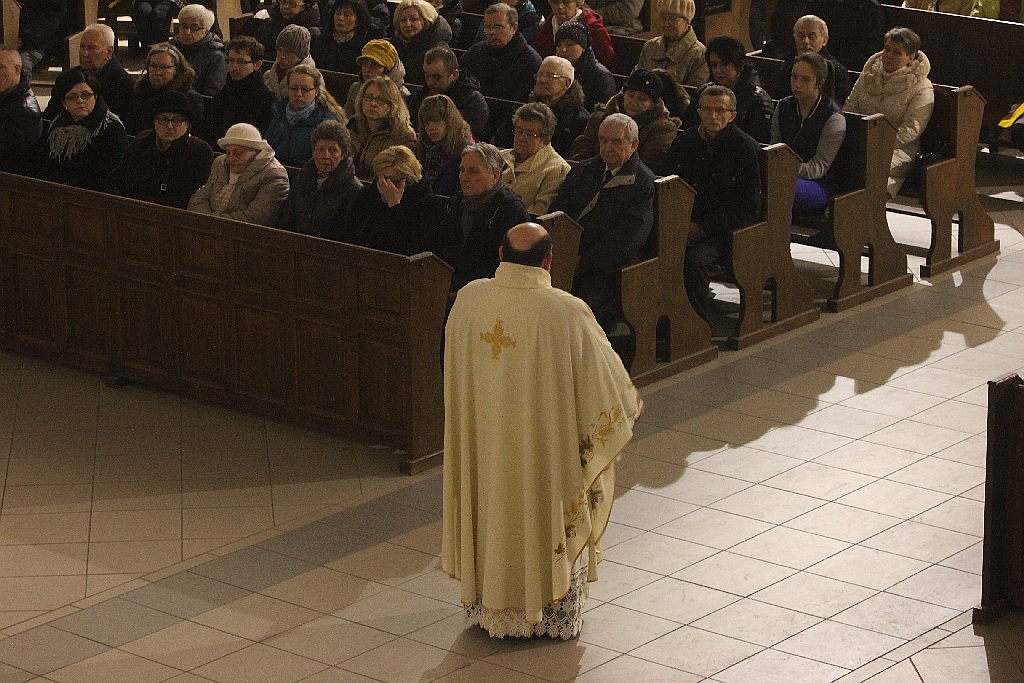 Liturgia Wigilii Paschalnej z procesją rezurekcyjną