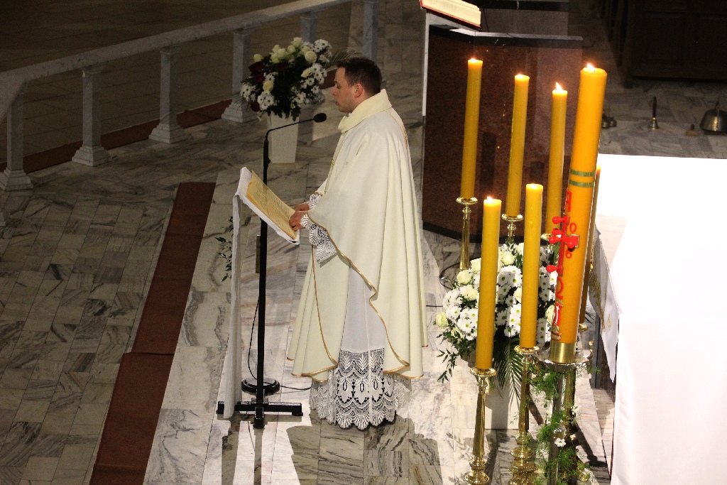 Liturgia Wigilii Paschalnej z procesją rezurekcyjną
