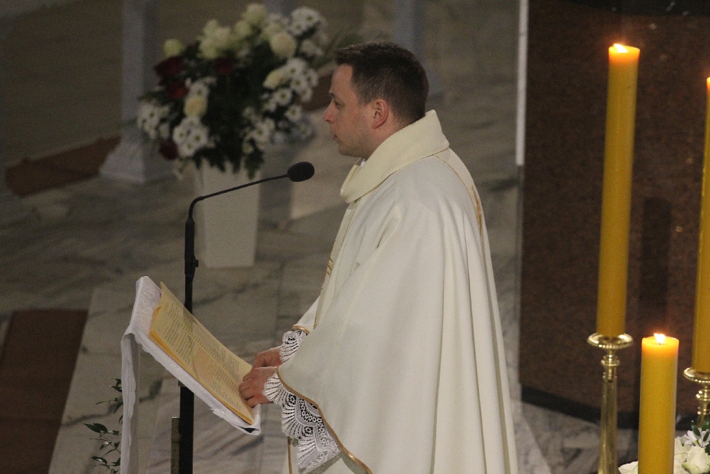 Liturgia Wigilii Paschalnej z procesją rezurekcyjną