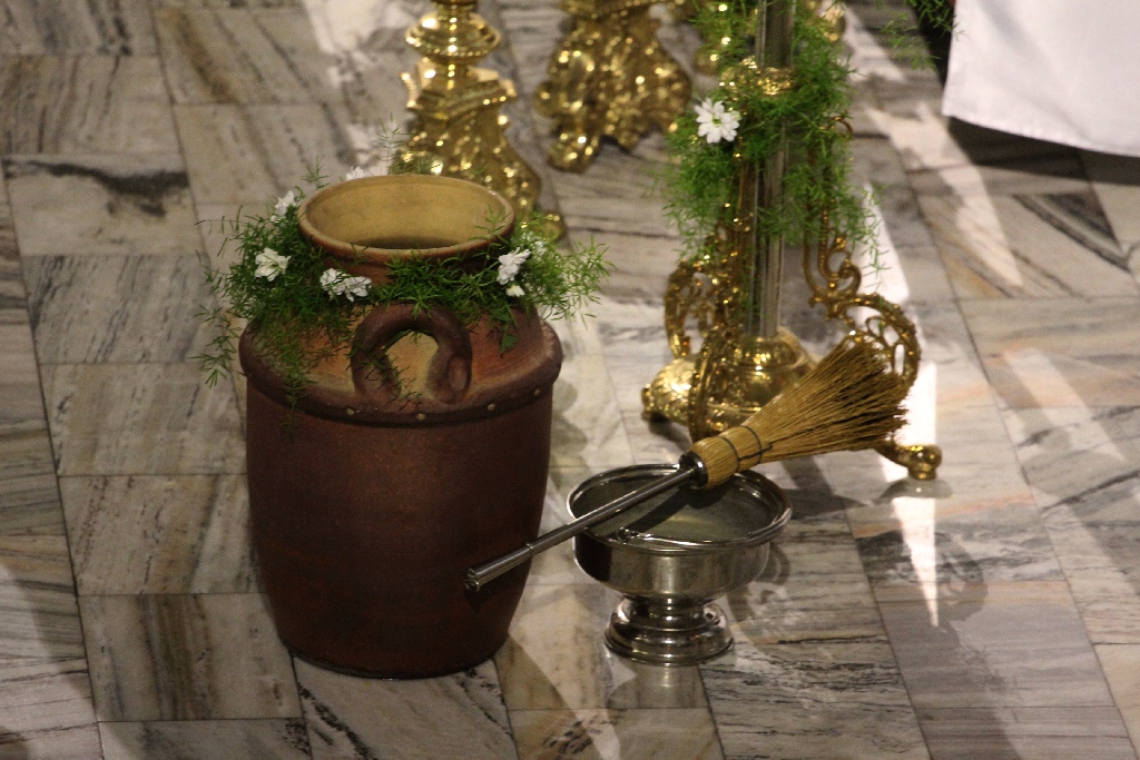 Liturgia Wigilii Paschalnej z procesją rezurekcyjną