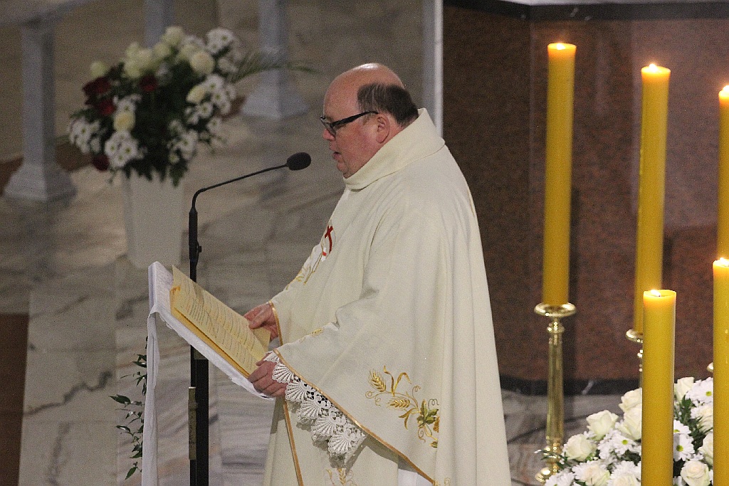Liturgia Wigilii Paschalnej z procesją rezurekcyjną