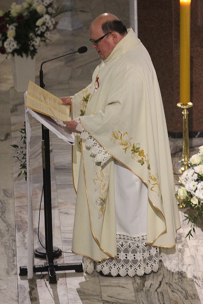 Liturgia Wigilii Paschalnej z procesją rezurekcyjną