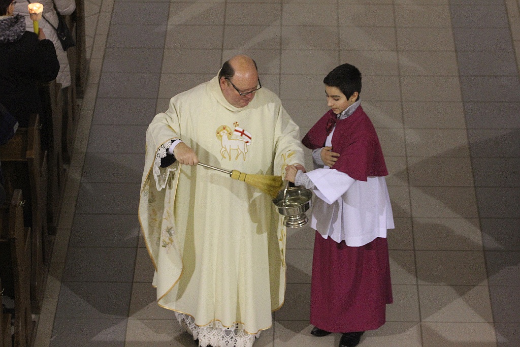 Liturgia Wigilii Paschalnej z procesją rezurekcyjną