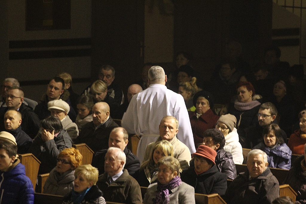 Liturgia Wigilii Paschalnej z procesją rezurekcyjną