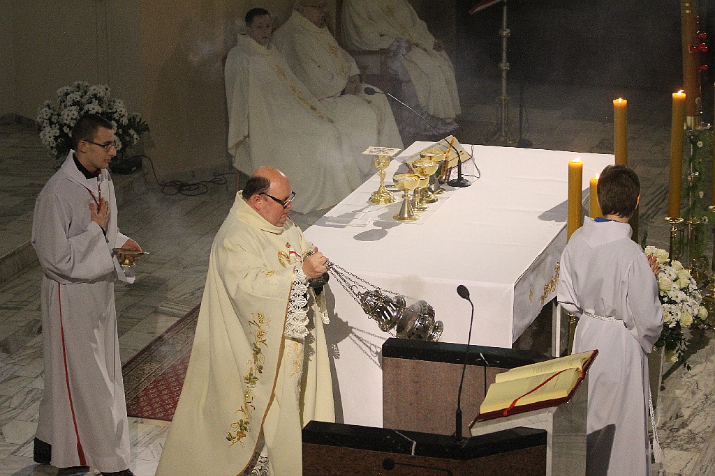 Liturgia Wigilii Paschalnej z procesją rezurekcyjną