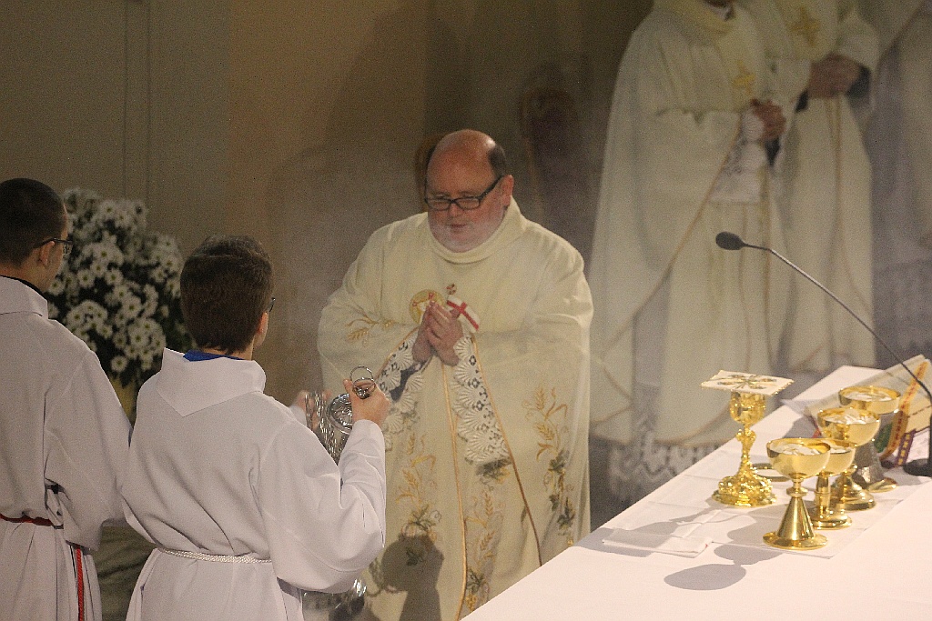 Liturgia Wigilii Paschalnej z procesją rezurekcyjną