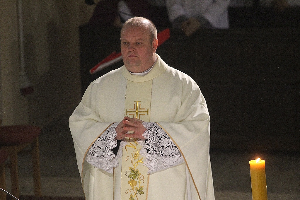 Liturgia Wigilii Paschalnej z procesją rezurekcyjną