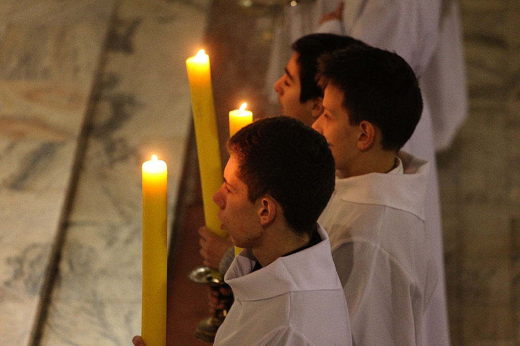 Liturgia Wigilii Paschalnej z procesją rezurekcyjną