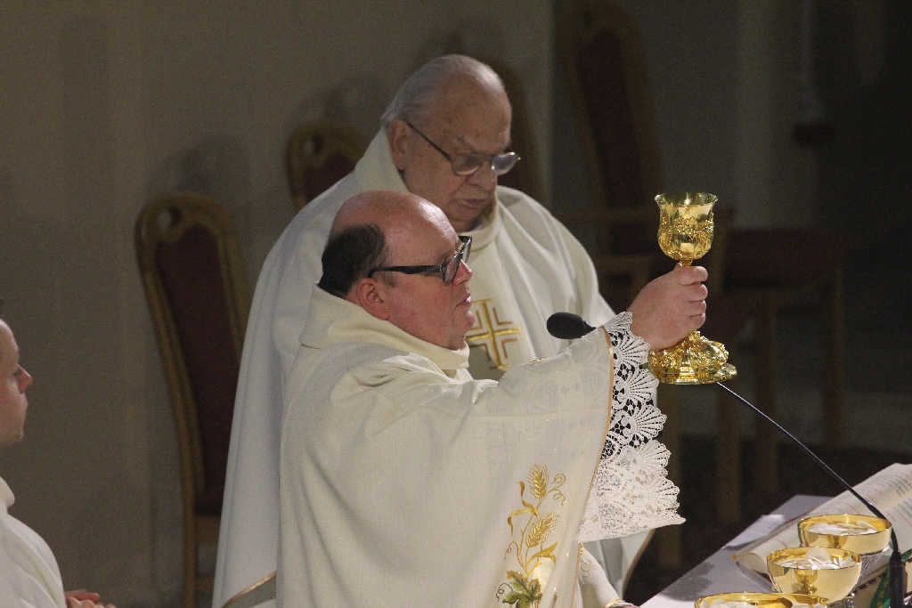 Liturgia Wigilii Paschalnej z procesją rezurekcyjną