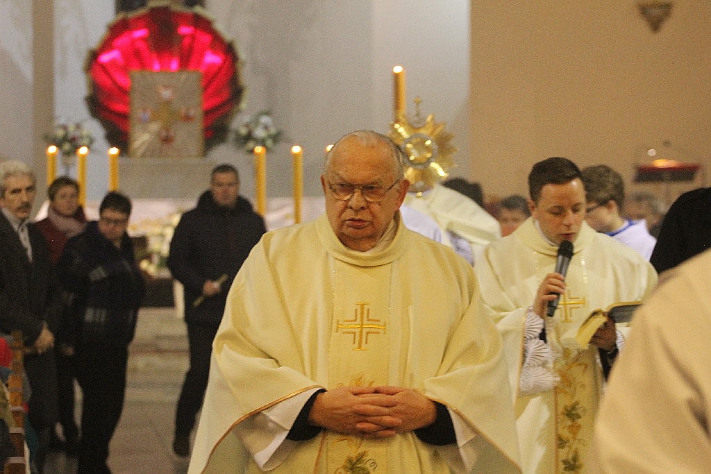 Liturgia Wigilii Paschalnej z procesją rezurekcyjną