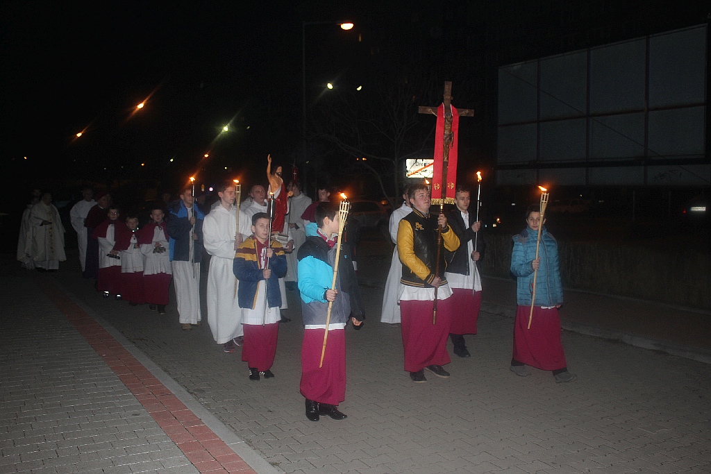 Liturgia Wigilii Paschalnej z procesją rezurekcyjną