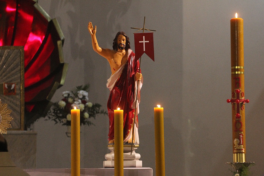 Liturgia Wigilii Paschalnej z procesją rezurekcyjną