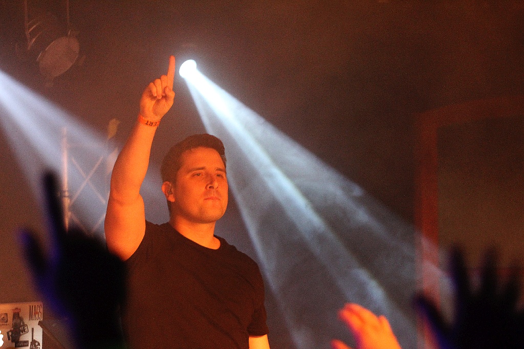 Jest super. Zeus żyje. Koncert w legnickiej Spiżarni