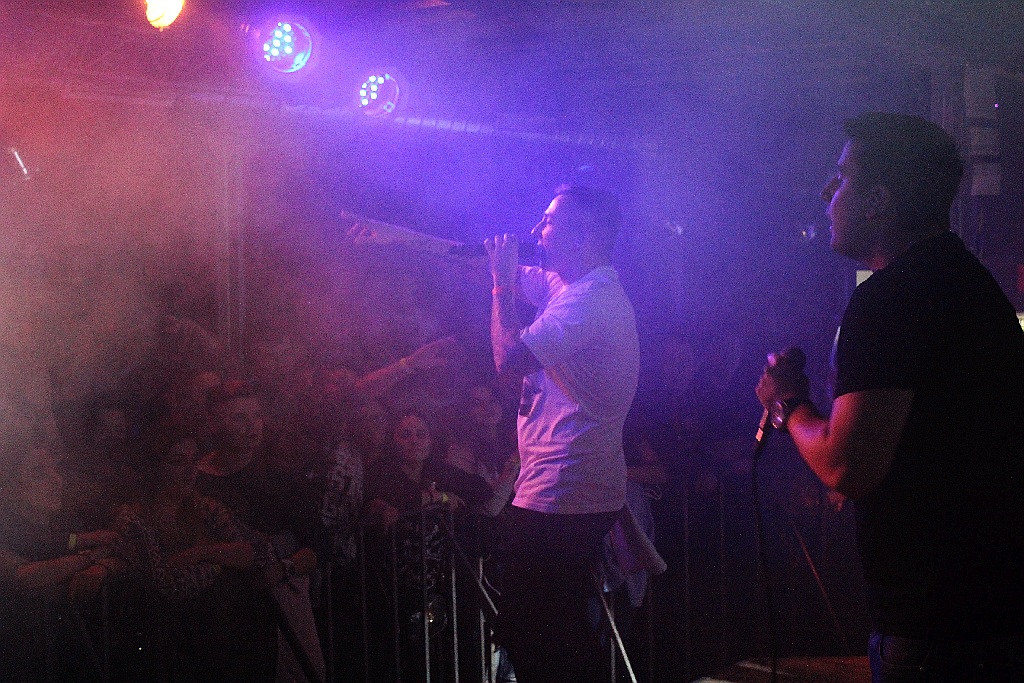 Jest super. Zeus żyje. Koncert w legnickiej Spiżarni