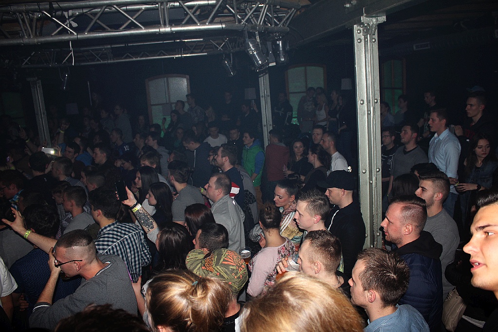 Jest super. Zeus żyje. Koncert w legnickiej Spiżarni