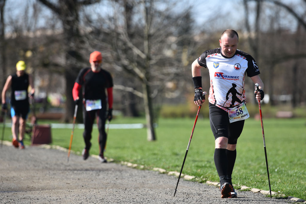 W parku odbyły się mistrzostwa Legnicy w nordic walking