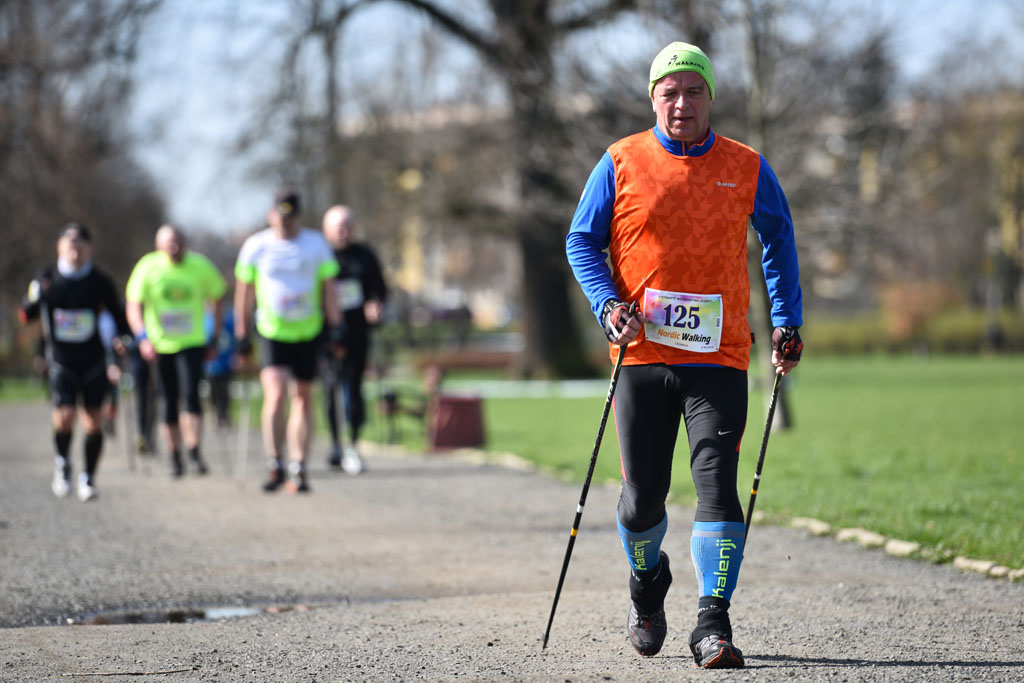 W parku odbyły się mistrzostwa Legnicy w nordic walking
