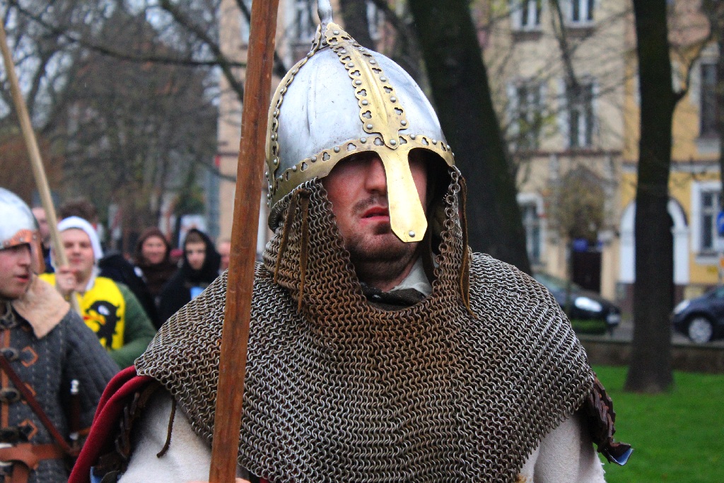 Chrzest Polski przed katedrą św. Piotra i Pawła w Legnicy