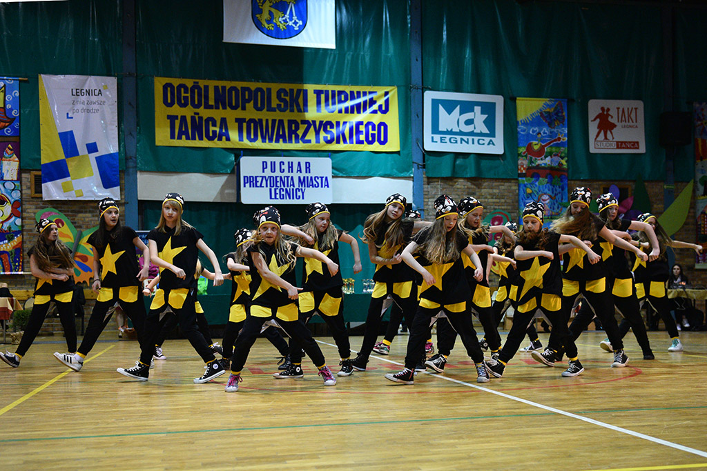 W hali sportowej przy ul. Lotniczej tańczyły pary z całej Polski