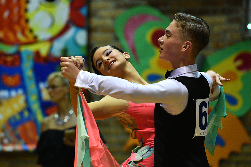 W hali sportowej przy ul. Lotniczej tańczyły pary z całej Polski
