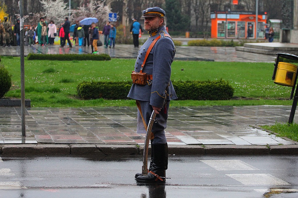 Chrzest Polski przed katedrą św. Piotra i Pawła w Legnicy