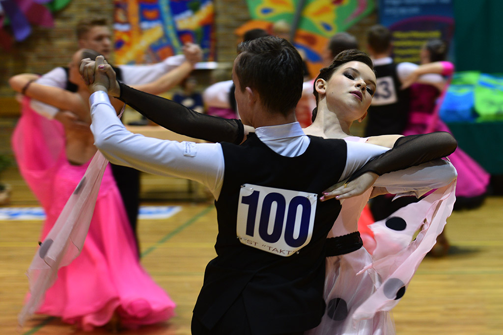 W hali sportowej przy ul. Lotniczej tańczyły pary z całej Polski